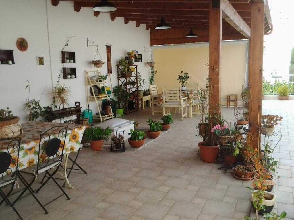 Dimora Del Casale Bed & Breakfast Brindisi Bagian luar foto