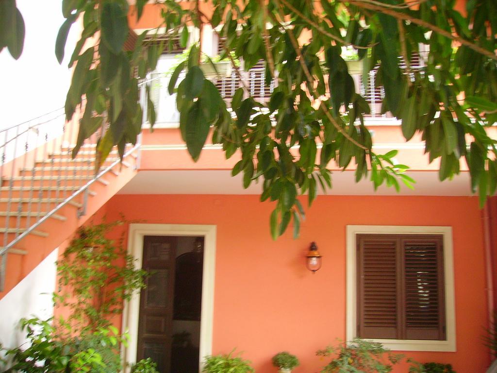 Dimora Del Casale Bed & Breakfast Brindisi Bagian luar foto