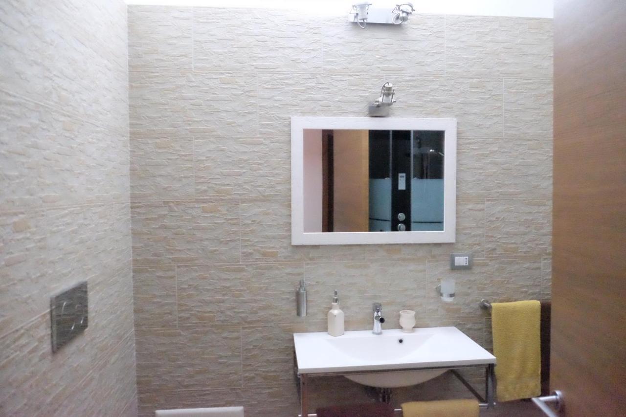 Dimora Del Casale Bed & Breakfast Brindisi Bagian luar foto