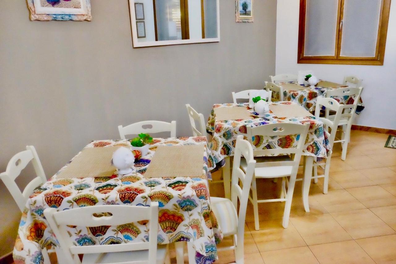 Dimora Del Casale Bed & Breakfast Brindisi Bagian luar foto